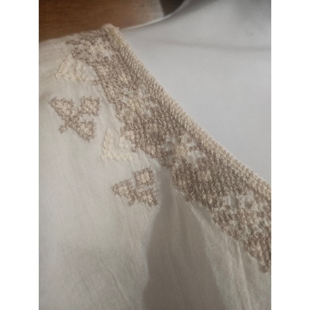 American Eagle Outfitters Embroidered White Women's Batwing Sleeve Top - Picture 7 of 10